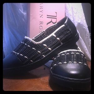 NWT  Taryn Rose Susanna shoe